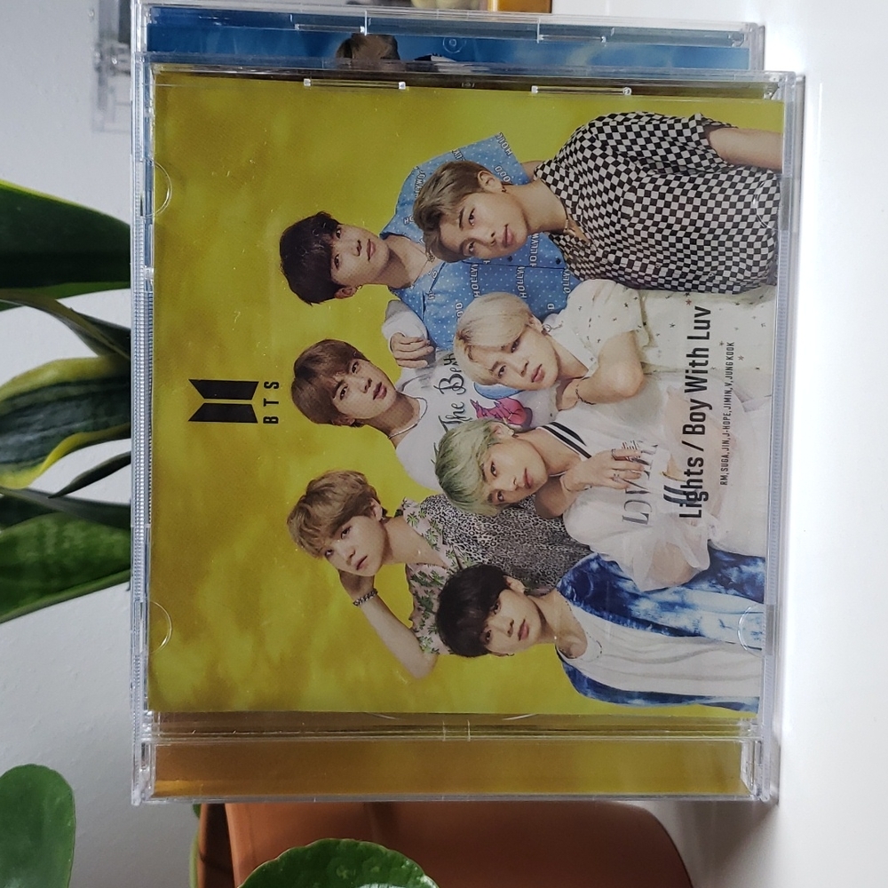 BTS CD's Lights/Boy With Luv Japanese Version (bundle)